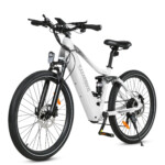 Samebike XD26-2 valkoinen sähkömaastopyörä sivukuvassa – täysjousitus, 26 tuuman renkaat ja integroitu akku.