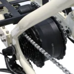 Onesport OT30 sähköfatbike ylittämässä suojatietä