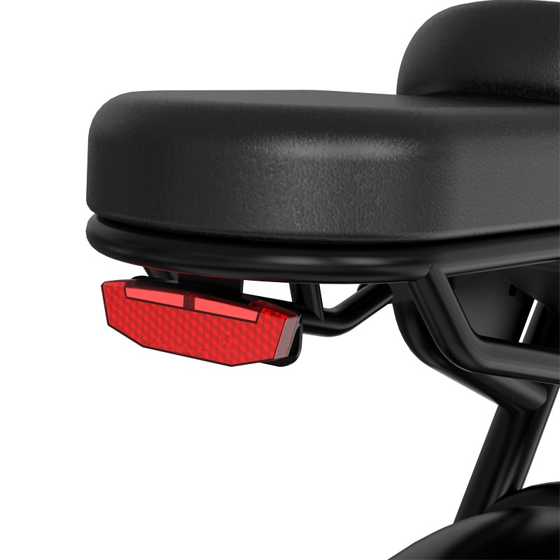 Koolux X9 PRO sähköpyörä sadepisaroiden peitossa ajon jälkeen