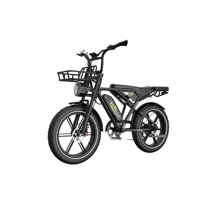 Koolux X9 sähköfatbike metsäpolulla ajossa