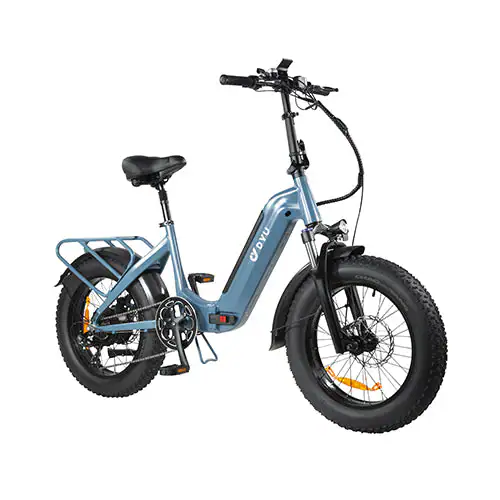DYU FF500 taitettuna Kruunuvuorenrantaa vasten
