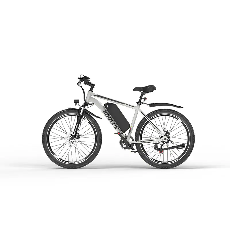Koolux X15 500w sähköpyörä kaupunkiajossa asfaltilla